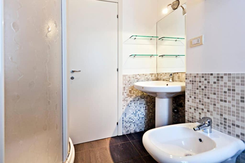 Milan Downtown - The Flat Apartment Екстериор снимка